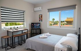 Airport Palmtree Apartments - 15Min From Airport